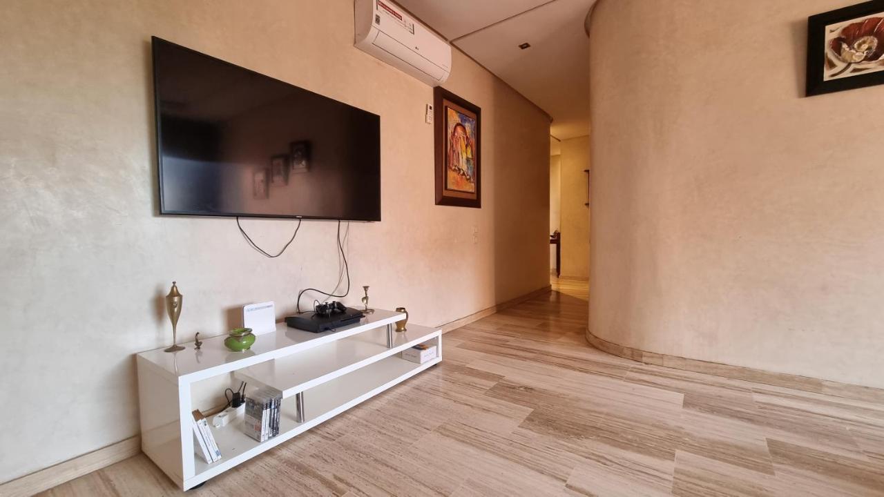Superbe Appart Marrakech 2 Chambres Avec Piscine, En Plein Centre A 3Min De Guelliz, De La Gare マラケシュ エクステリア 写真