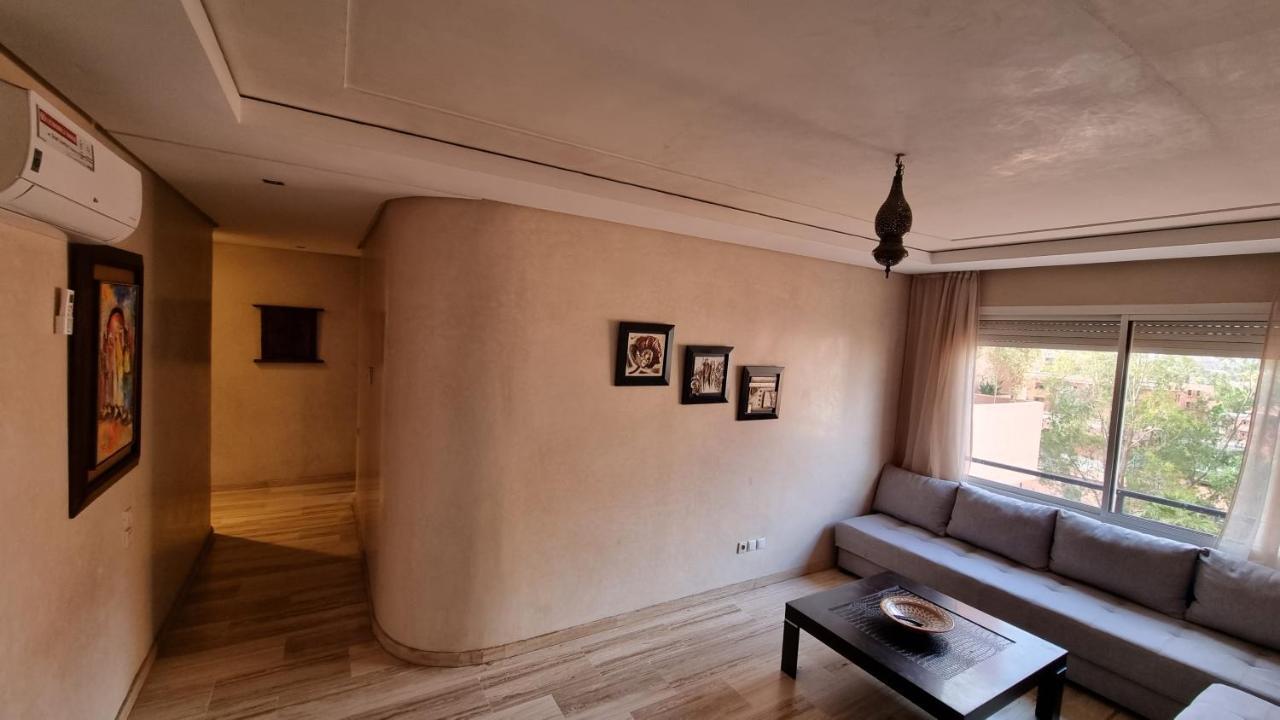 Superbe Appart Marrakech 2 Chambres Avec Piscine, En Plein Centre A 3Min De Guelliz, De La Gare マラケシュ エクステリア 写真