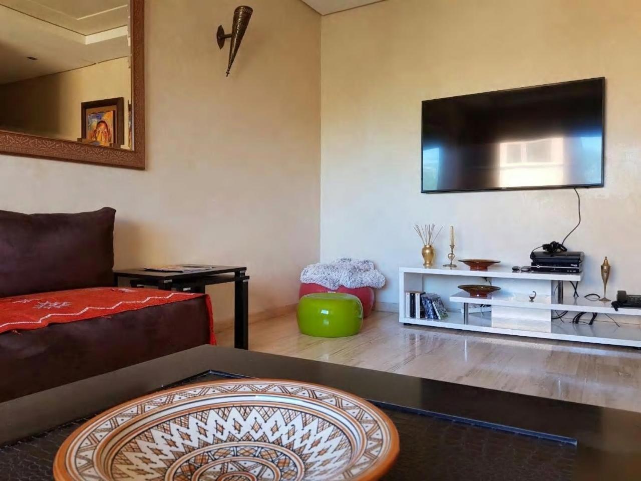 Superbe Appart Marrakech 2 Chambres Avec Piscine, En Plein Centre A 3Min De Guelliz, De La Gare マラケシュ エクステリア 写真